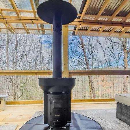 Affordable Cabin That Sleeps 8 K Beds & Fire Pit